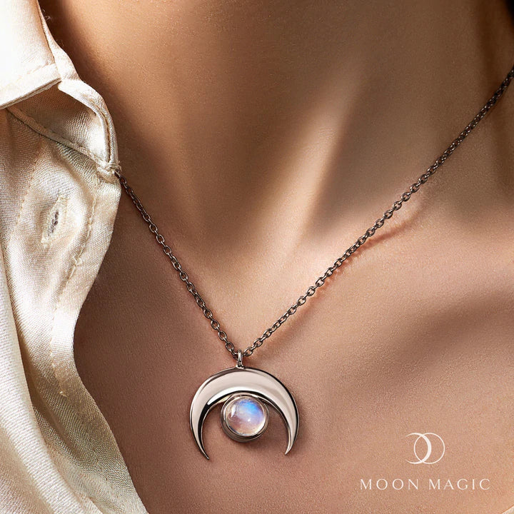 MoonMagic 925 Moonstone Necklace - Crescent Moon